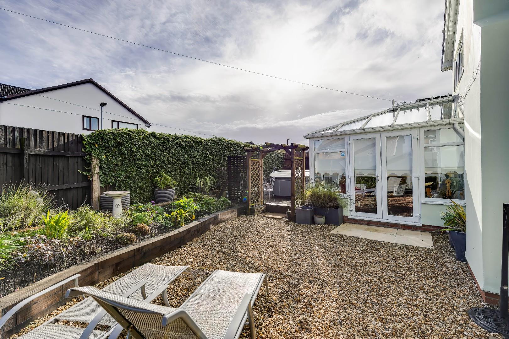 15 Hellas Drive, Barry, CF62 8AW